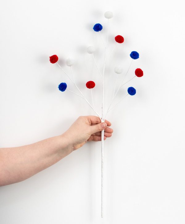 23  3-Color Pom Pom Spray: Red, White & Blue For Sale